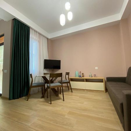 Lovely And Cozy Apartment! Koetaisi Buitenkant foto