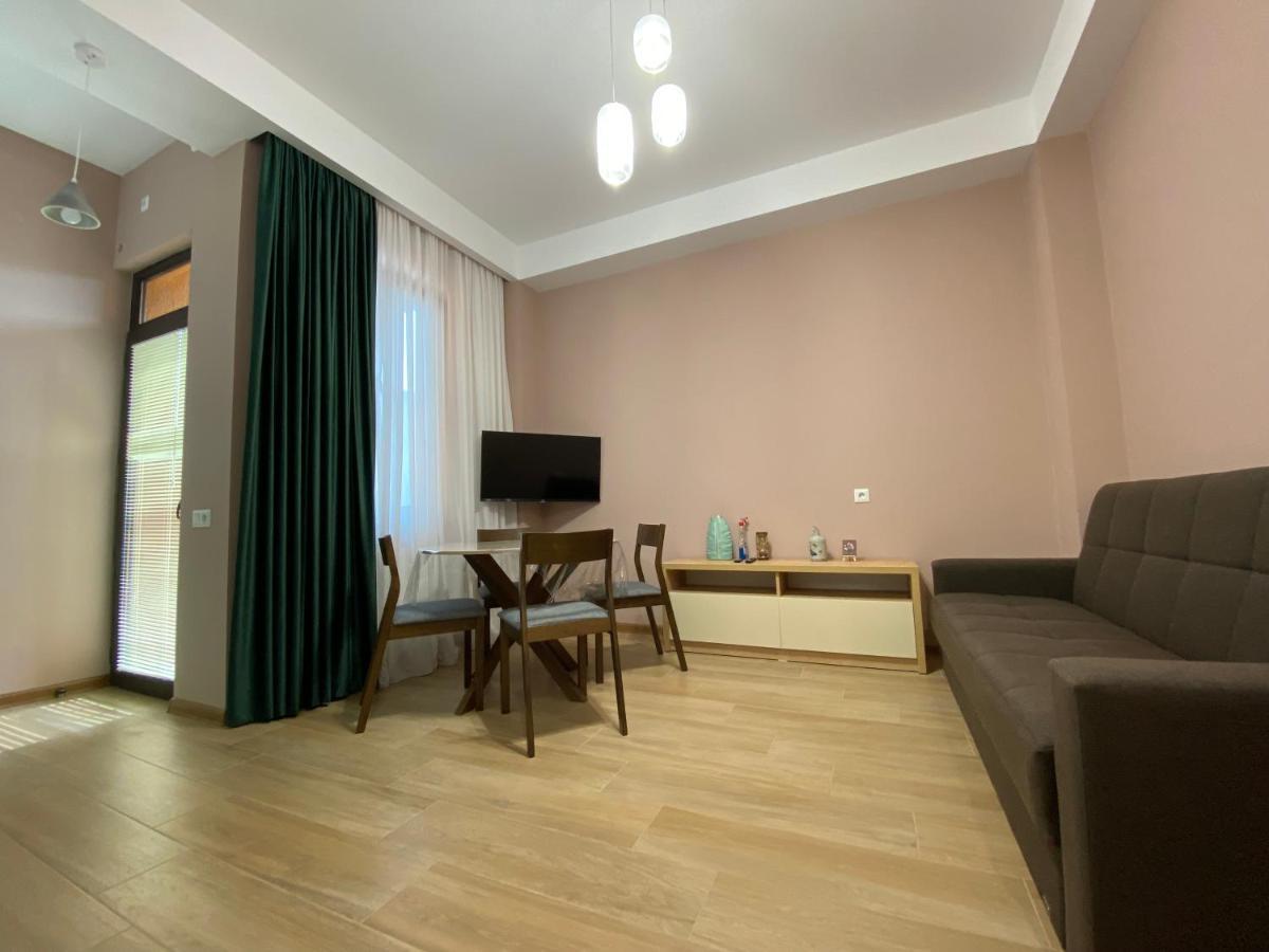 Lovely And Cozy Apartment! Koetaisi Buitenkant foto