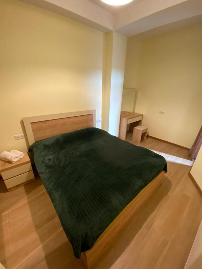 Lovely And Cozy Apartment! Koetaisi Buitenkant foto